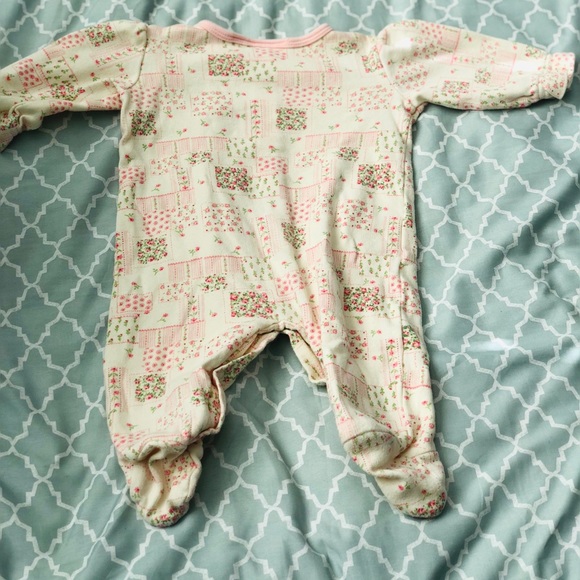 Onsie - Picture 5 of 6